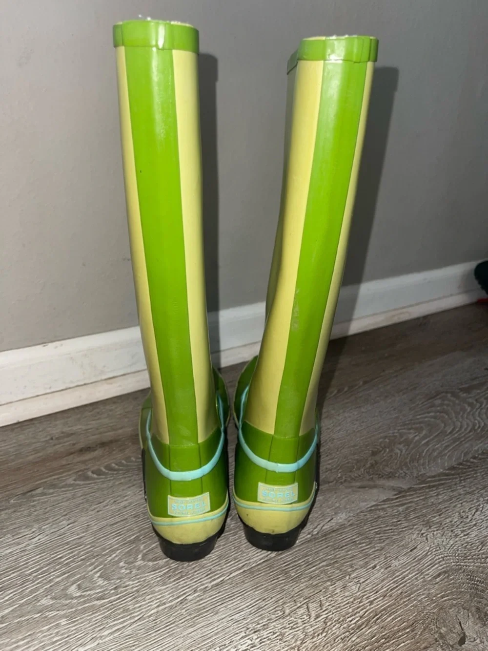 Sorel tall rain